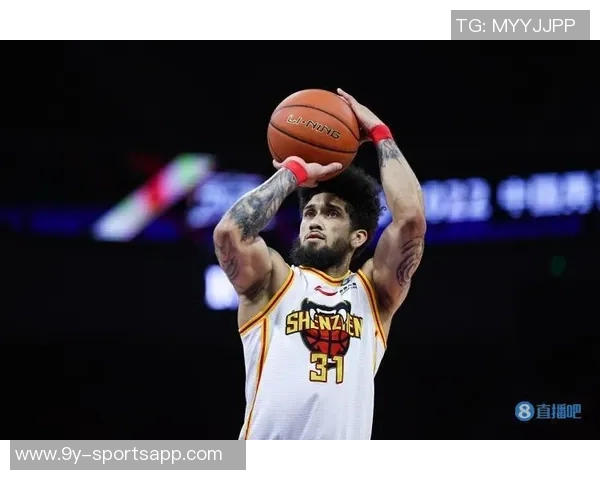 曼恩首节火力全开独得10分半场高效6中5贡献14分3板表现出色