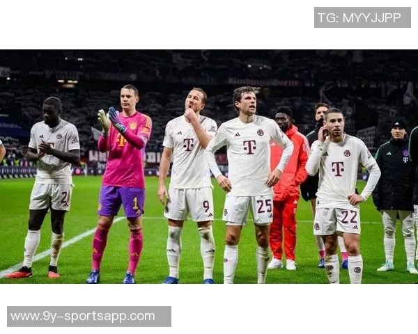 拜仁慕尼黑发布圣诞海报诺伊尔基米希于帕梅卡诺送祝福